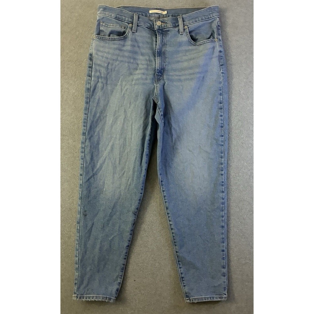 Women’s Levi’s High Waisted Mom Jeans Size 33 W33 L29 Light Wash Tapered Denim